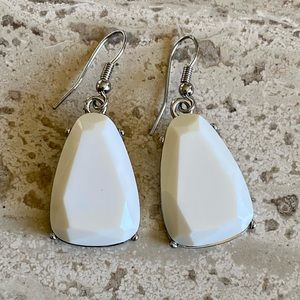 Womens brand-new earrings vintage style neutral ivory fishook silvertone